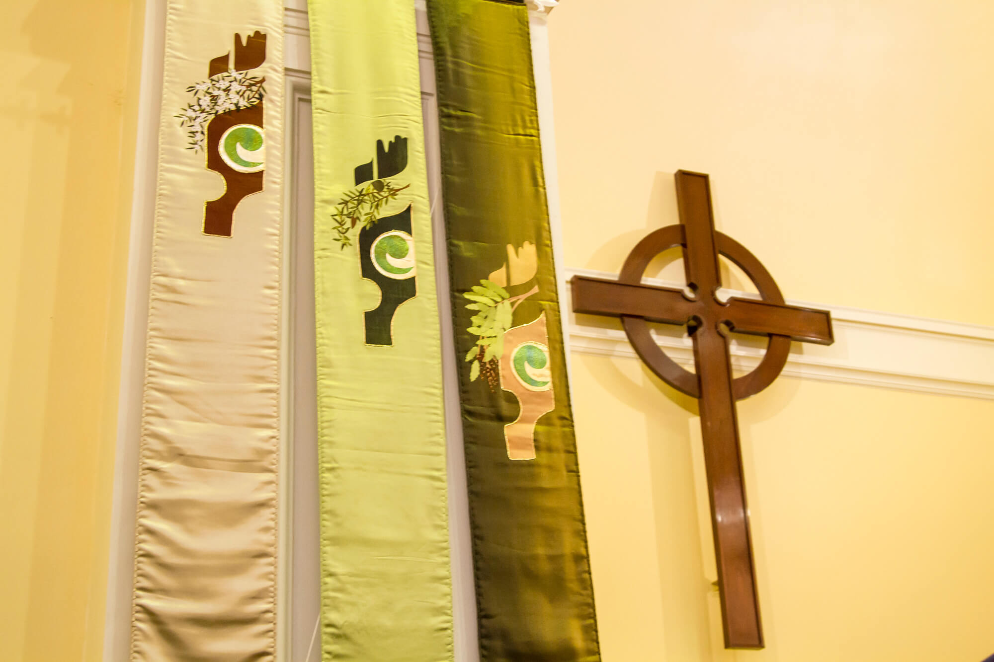 Banners in St Andrew's next to the presbyterian cross